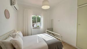Villa Casa do Monte Private Pool near Galé Beach for 8 Guests, Albufeira