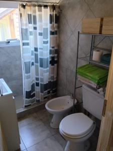 Cabaña con costa de arroyo