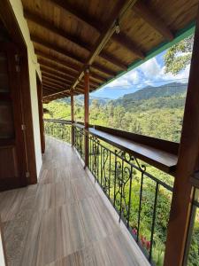Avesflora Living