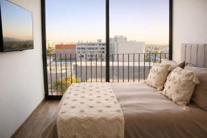 Panoramic View with Private Balcony, Santiago T905