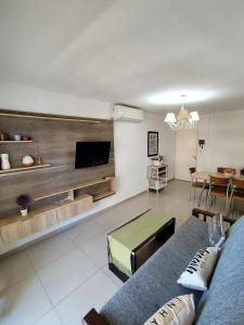 Depto céntrico de 3 habitaciones y cochera