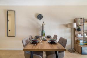 Castle Harbour SUN & FUN - RENEWED! heated pool, fibre net, 2 bedrooms