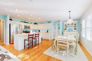 Waterside - 33829 Waterside Dr