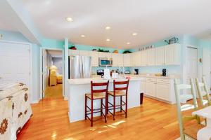 Waterside - 33829 Waterside Dr