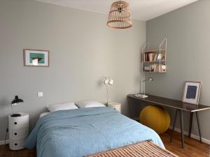 Le Nid dOctobre - design and urban refuge