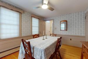 Cozy & Quiet Hyannis Retreat