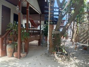Sleepy beach bungalows