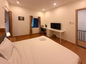 Warm Corner Da Nang Artist Home
