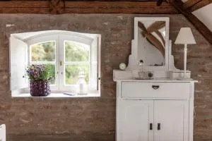 The Bat Barn - Libickozma