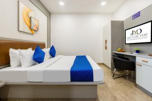 JMD LUXE STAY, DLF Phase 1, Golf Course Road