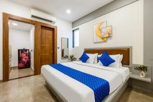 JMD LUXE STAY, DLF Phase 1, Golf Course Road
