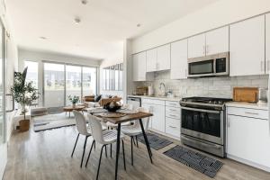 Stylish Westside Stay in Santa Monica