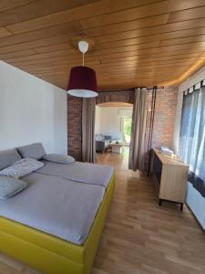 Ferienwohnung mit großem Garten und Charme