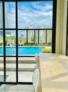 Cebu City SPACIOUS 1BR Condo HighView IT Park with POOL and NETFLIX