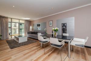 Peaceful Condo near the VA Waterfront with views