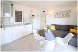 Apartment Karmela