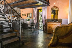 Le Calle Deluxe Suite with Kitchen room in Dimora I Manichei