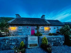 Oranuisce Thatch Cottage Ballyvaughan