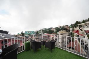 Summit Mall Stone Hotel at Mall Road