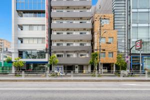Sleeps 6 Apartment, Direct to Shinjuku & Shibuya, Disney Bus, 24H Supermarket 1min