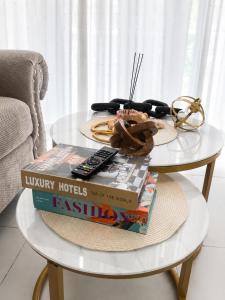 Ingrid luxury stay near sti airport and pool king bed