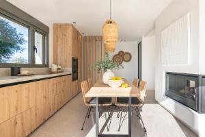 Luxury Rural Villa Pool by ELE Apartments