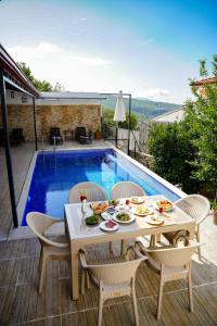 Comfy Villa Ipek with Pool