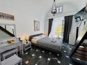 Tritonas Rooms
