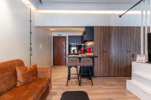 Modern 1BR - Sunny Balcony -Central Pagrati-MARE Luxury Suites A