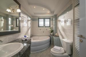 Villa Sofoklis - local retreat with jacuzzi!