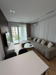 Escape Luxury Apartment 1 Shengjin