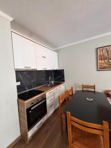 Lizas apartments 4th