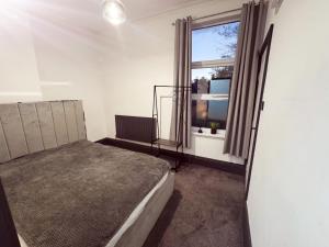 Stylish Two Bedroom Apartment, Moseley
