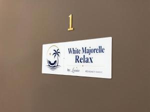 White Majorelle Relax