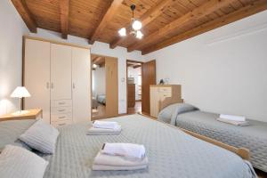 Traditional 2 floor holiday home in central Istria Muntrilj