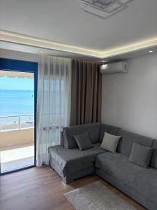 Lux beachfront apartment