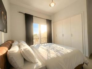 El Gouna luxury apartment lagoon and pool view