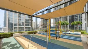 Breathtaking Skyscraper Views 3BR, Just a Stone Throw from Burj Khalifa, Dubai Mall and Minutes from the Metro Station, Burj Crown, Downtown Dubai by Deluxe Holiday Homes