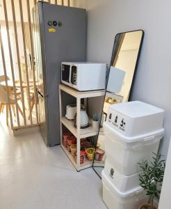 Jeonju Station 5 minutes Local eateries Lakeside walks Great value Warm Jeonju