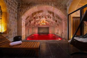 Cappa Via Cave Hotel
