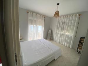 Bright Sea View Apartment with Balcony Liro Beach Uje i Ftohte Vlore