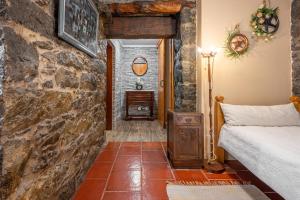 Stone House Vista