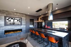 Black Casita by Fieldtrip - Bold Villa w Pool Spa