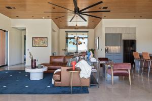 Vista A at Panorama Villas by Fieldtrip Luxury 3br w Pool and Views