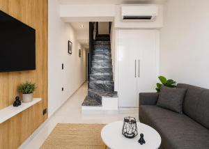 Heart of Kallithea Pool Maisonette