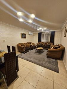 Toums Apartments