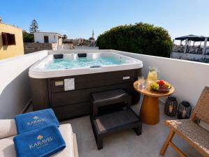 Karavel Suites - Old Town