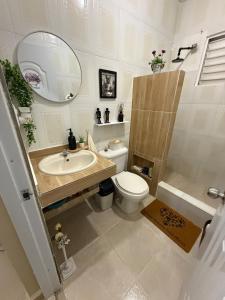 1 Habitacion con 2 camas dobles, en vivienda compartida en Azua