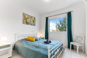 Iris Village apartment with fabulous pools