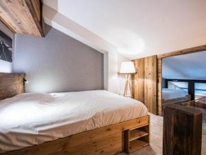 Studio rénové avec balcon au centre Val-dIsère - FR-1-518-129